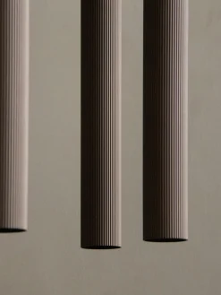 Audo Copenhagen Lámpara de techo pequeña con superficie acanalada Tubulaire, 48 cm