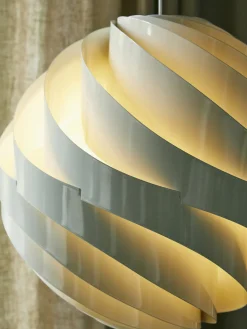 GUBI Lámpara de techo Turbo, tamaños diferentes^ Lámparas De Techo|Lámparas De Techo