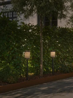 Lámpara solar LED para exterior Coupar, con sensor de movimiento^ Lámparas De Pie Para Exterior|Luces De Suelo Exterior