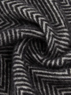 Manta de lana con diseño espiga y flecos Tyrol^ Mantas