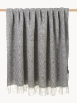 Manta de lana con estampado de espiga y flecos Tirol-Mona^ Mantas