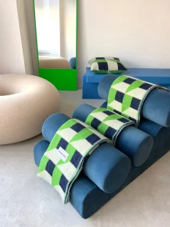 Maison Deux Manta de lana Cubics