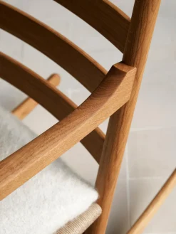 Carl Hansen & Søn Mecedora de madera de roble CH45