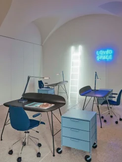 Kartell Mesa auxiliar con ruedas Mobil