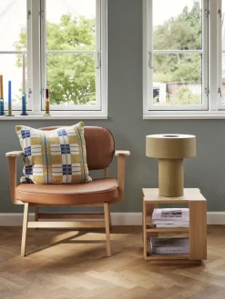 Hübsch Mesa auxiliar de madera Merge