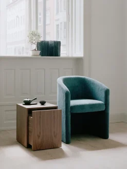 New Works Mesa auxiliar de madera Mass^ Mesas Auxiliares