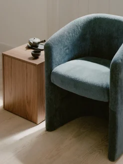 New Works Mesa auxiliar de madera Mass^ Mesas Auxiliares