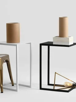 Mesa auxiliar de metal Lupe^ Mesas Auxiliares