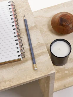 Ferm Living Mesa auxiliar de travertino con dos estantes Distinct