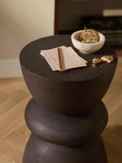 Westwing Collection Mesa auxiliar redonda de madera de mango Benno^ Mesas Auxiliares