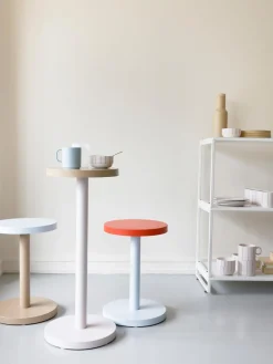 DESIGN LETTERS Mesa auxiliar redonda de metal Trisse