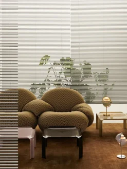 GUBI Mesa auxiliar T877