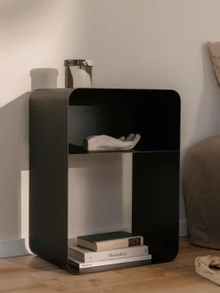 Metallbude Mesilla de noche artesanal de metal Damio