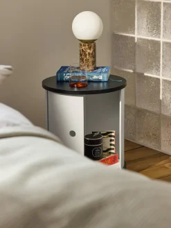 Westwing Collection Mesilla de noche con puerta corredera Svea