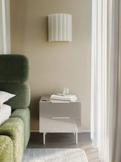 Westwing Collection Mesita de noche de alto brillo Lenne