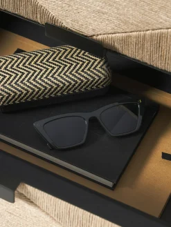 Westwing Collection Mesita de noche de madera de mango June, con cajones