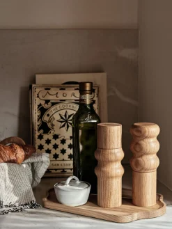 Broste Copenhagen Molinillo de especias de madera de roble Edgar