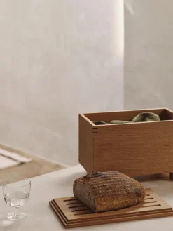 Ferm Living Panera de madera de roble Bon^ Cestas Para Pan|Almacenaje De Cocina