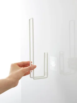 Yamazaki Portarrollos de pared con gancho adhesivo Tower^ Portarrollos|Jarrones