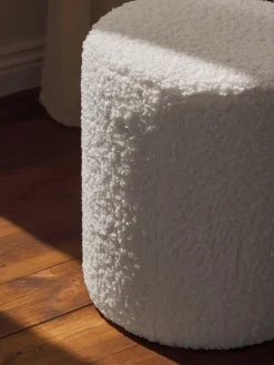 Westwing Collection Puf de borreguillo Daisy