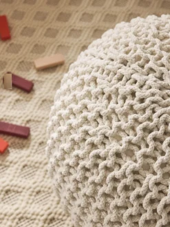 Westwing Collection Puf de punto artesanal Dori