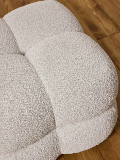 Westwing Collection Puf en tejido bouclé Ellie