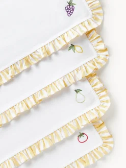 Westwing Collection Servilletas de tela con motivos bordados y volantes Melony, 4 uds.