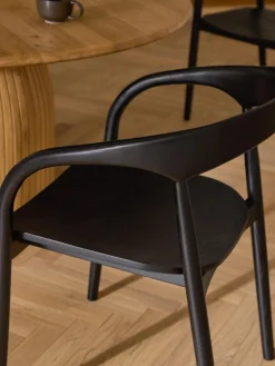 Westwing Collection Silla con reposabrazos de madera de fresno Camille^ Sillas De Madera|Sillas Con Reposabrazos