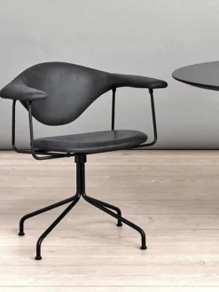 GUBI Silla de escritorio de cuero giratoria Masculo