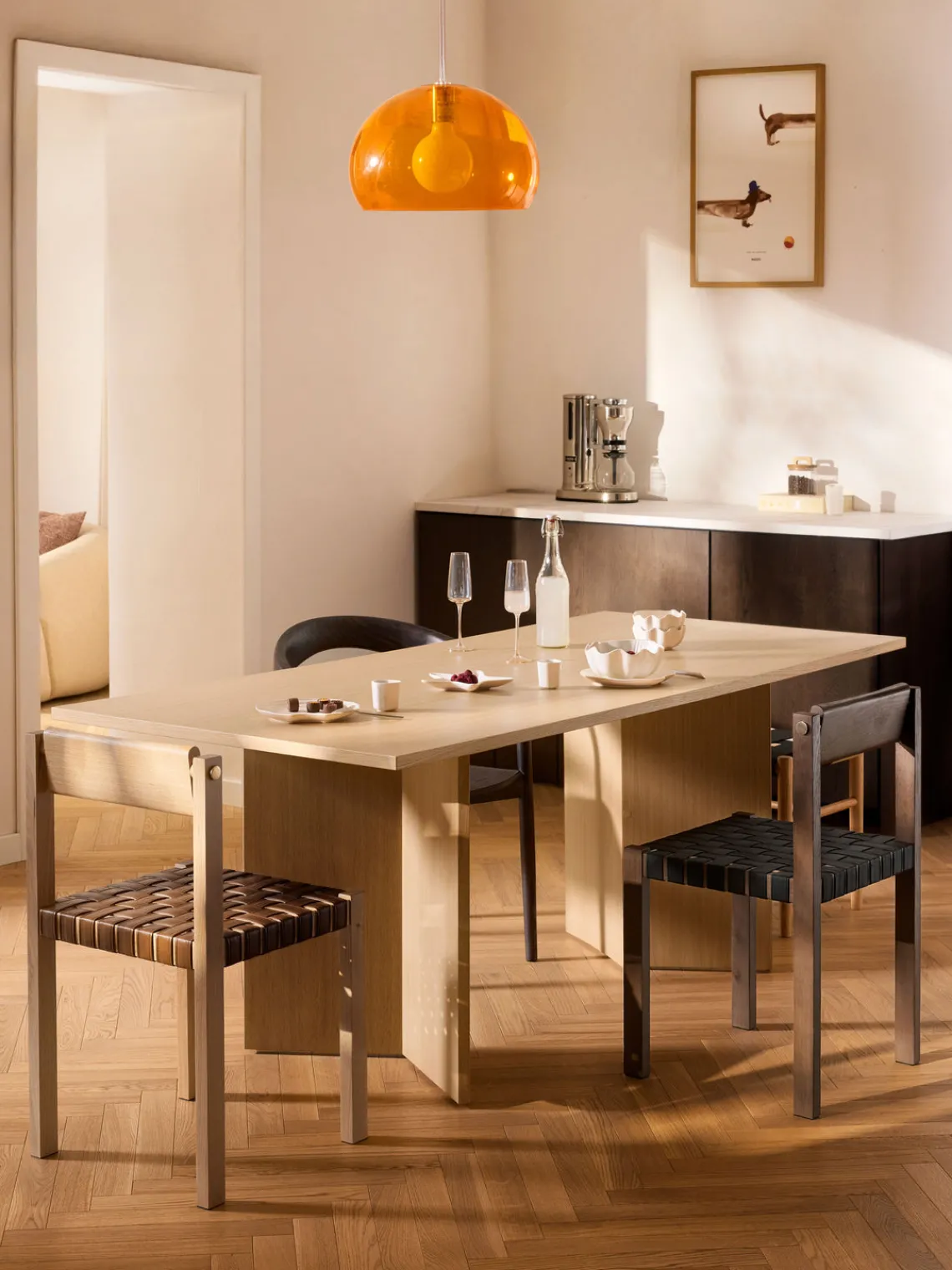 Westwing Collection Silla de madera con asiento de cuero Liza^ Sillas