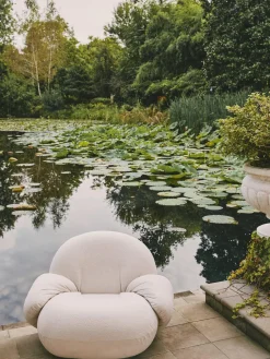 GUBI Silla giratoria de jardín Pacha