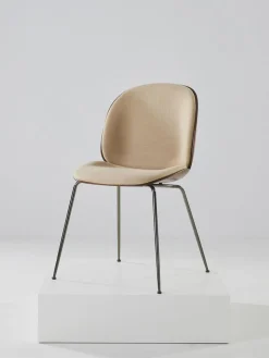 GUBI Silla tapizada con asiento Beetle