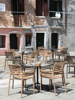 Nardi Sillas de jardín apilables con reposabrazos Doga, 2 uds.