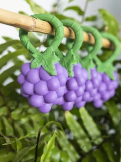 Niños Oli & Carol Sonajero artesanal Grape