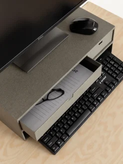 Bigso Box of Sweden Soporte para monitor con cajones Ted