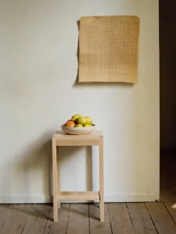 FRAMA Taburete alto de madera de abedul 01