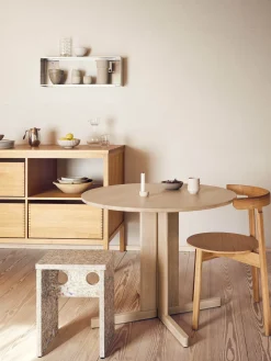 Form & Refine Taburete Remake