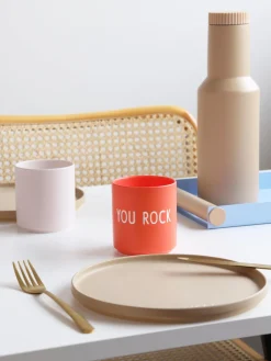 DESIGN LETTERS Taza con frase de diseño Favourite YOU ROCK