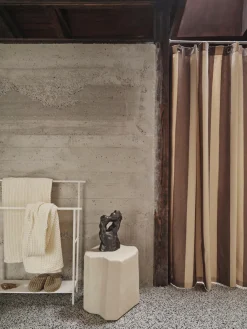 Ferm Living Toallero con barra Dora^ Toalleros|Jarrones