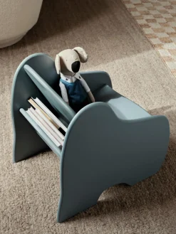 Niños Ferm Living Kids Tumbona infantil de madera inclinada con estante Slope