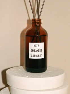L:A Bruket Varitas perfumadas Coriander (eucalipto, grosella negra)