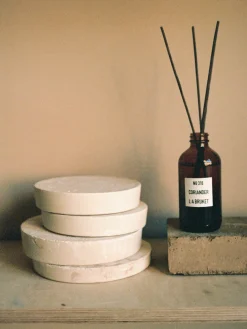 L:A Bruket Varitas perfumadas Coriander (eucalipto, grosella negra)