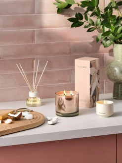 Bloomingville Vela perfumada de tres mechas Statement