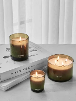 Meraki Vela perfumada pequeña Oud Leaf (rosa, madera de cedro, jazmín, lirio y lirio de los valles)