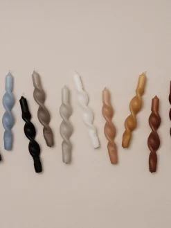 Broste Copenhagen Velas cónicas artesanales Twist, 2 uds.