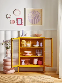 Mustard Made Vitrina de metal con cristal acanalado The Mixer