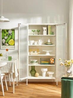 Mustard Made Vitrina de metal con cristal acanalado The Collector^ Vitrinas|Vitrinas