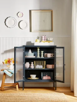 Mustard Made Vitrina de metal con cristal acanalado The Mixer