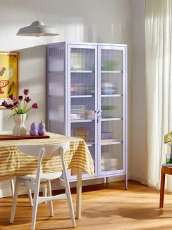 Mustard Made Vitrina de metal con cristal acanalado The Collector